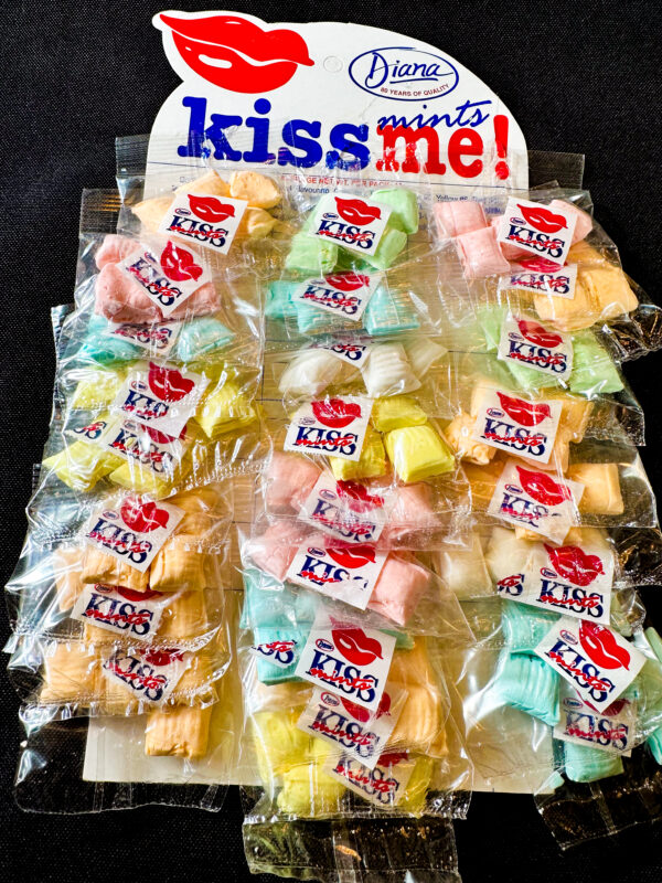 Kiss Me! Assorted Flavored Mini Mints