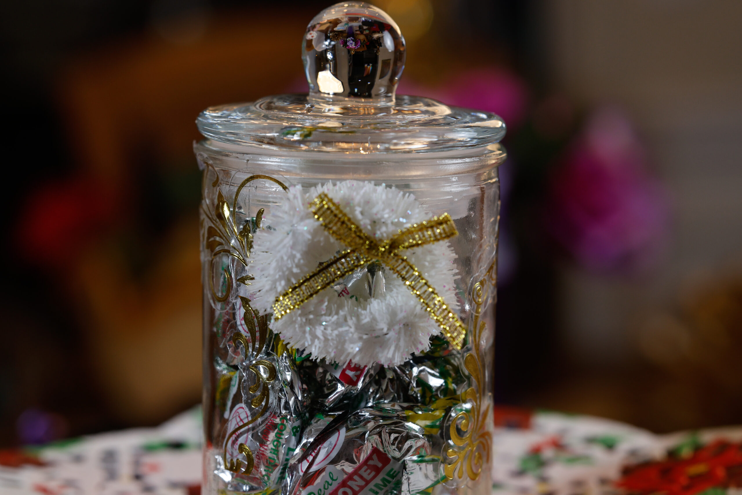 Favor Candies In A Decorative 4-Set Candy Jar with Assorted Diana Favorites - Image 3